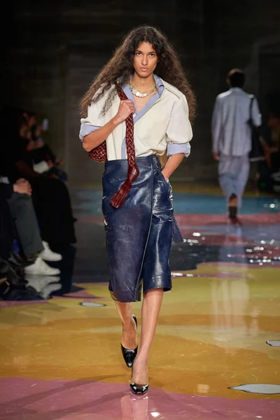 Look 8